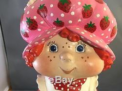 Vintage Strawberry Shortcake Lamp Ceramic Superior Statuary 1981 Child Decor