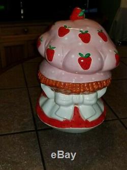 Vintage Strawberry Shortcake RARE 1983 Ceramic Cookie Jar Canister Flawless