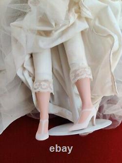 Vintage Unmarked 1950's -1960's 21 Porcelain All Original Bride Doll