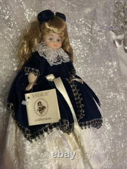 Vintage Venice Italy Porcelain Doll 8 Certificato di Garanzia Lace Blue Velvet