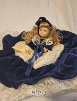 Vintage Venice Italy Porcelain Doll 8 Certificato di Garanzia Lace Blue Velvet