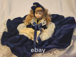 Vintage Venice Italy Porcelain Doll 8 Certificato di Garanzia Lace Blue Velvet