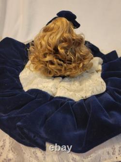 Vintage Venice Italy Porcelain Doll 8 Certificato di Garanzia Lace Blue Velvet