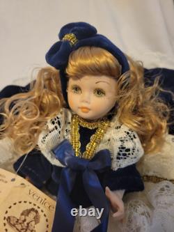 Vintage Venice Italy Porcelain Doll 8 Certificato di Garanzia Lace Blue Velvet