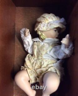 Vintage Wall Mount Shelf With Porcelain Dolls. Collectible Dolls Size 7