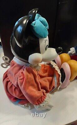 Vintage Walt Disney Mickey & Minnie Mouse Porcelain Wind up Musical Dolls