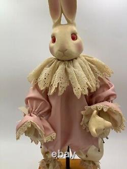 Vintage Wendy Brent Jestebelle Bunny Rabbit Porcelain Holding Bear Musical 1986