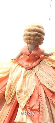 Vintage bisqjue Porcelain Finger Wave Hair Doll 8 With Crepe Paper Gown Japan