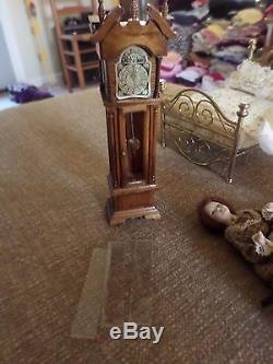 Vintage dollhouse furniture lot with 2 porcelain dolls colonial