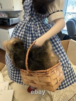 Vtg. Franklin Heirloom Dorthy and Toto Porcelain Doll With Stand Original Box