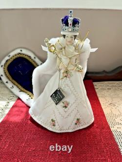 Vtg Peggy Nisbet 1984 House of Nesbit LE Queen Elizabeth Porcelain Doll Figurine