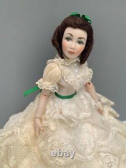 112 Poupée Miniature Dollhouse Scarlett 6.5 Tall Numbered 13/75 Par Sonja Bryer