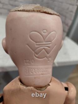 15 Poupée en Bisque Allemande Goebel avec un Superbe Costume, Sans Défauts