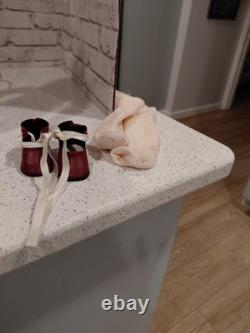 15 Poupée en Bisque Allemande Goebel avec un Superbe Costume, Sans Défauts