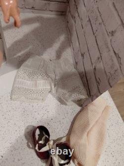 15 Poupée en Bisque Allemande Goebel avec un Superbe Costume, Sans Défauts