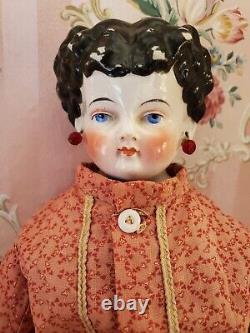 15 belles rares têtes de china antique Conta & Boehme dame aux oreilles percées à bottes plates