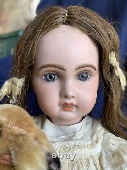 17 Antique Tet Jumeau Bisque Doll Beau! Avec Steiff Easter Bunny