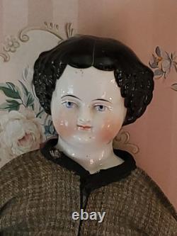 19 POUPE DE TÊTE CHINOISE DE LA GUERRE CIVILE DES ANNÉES 1860, RAIE AU CENTRE, HAUT FRONT, BIEN HABILLÉE