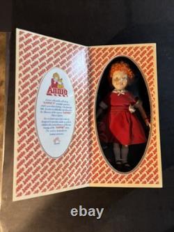 1982 Vintage Le Monde des Poupées Annie Ensemble Complet Voir Photos Jamais Joué Avec