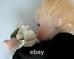 1993 Vtg Original Lee Middeton Tenderness Porcelain Petite Pierrot Bébé Poupée 22 pouces