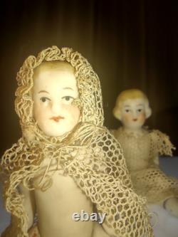 2 Poupées de Maison de Poupée en Porcelaine All-Bisque Articulées Allemandes Limbach Antiques