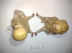 2 Poupées de Maison de Poupée en Porcelaine All-Bisque Articulées Allemandes Limbach Antiques