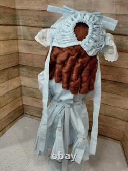 20 ABG 1362 HTF Poupée allemande à tête en biscuit, costume magnifique