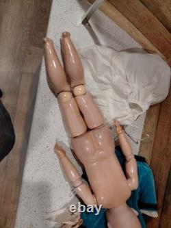 20 AM Floradora Tête de Socket Parfaite en Bisque avec Costume Merveilleux