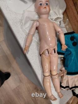 20 AM Floradora Tête de Socket Parfaite en Bisque avec Costume Merveilleux