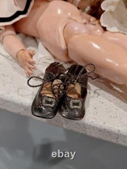 20 AM Floradora Tête de Socket Parfaite en Bisque avec Costume Merveilleux