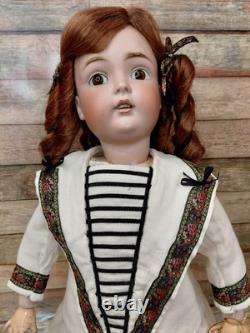 20 poupée Kestner 171 en biscuit parfait, corps allemand de qualité, robe charmante