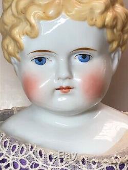 22 Antique Porcelaine Allemande Chine Tête Cheveux Blonds Exp Abg. Oreilles Corps En Cuir
