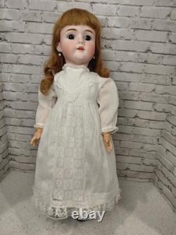 22 Waklure Allemagne Poupée en Tête Bisque Parfaite, Grand Corps en Composition, Robe en Broderie Blanche