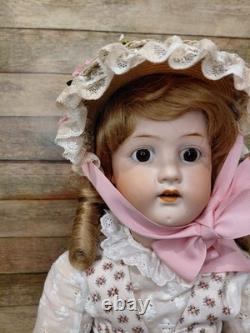 23 Heubach Kopplelsdorf 250.5 Bisque parfait allemand Fab costume et chapeau