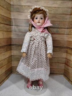 23 Heubach Kopplelsdorf 250.5 Bisque parfait allemand Fab costume et chapeau