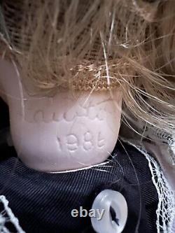 #23 Poupée en porcelaine vintage de 1986 par Lautu