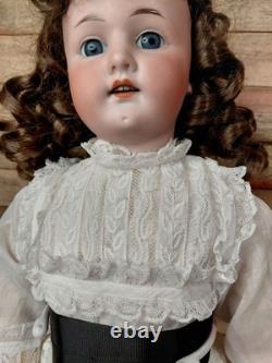 24 Poupée Antiques Heubach Koppelsdorf 250-6 Magnifique Robe en Broderie Blanche