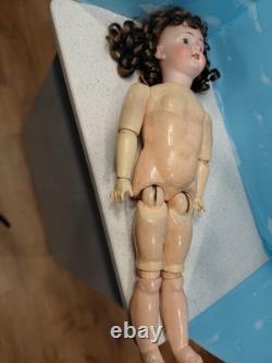 24 Poupée Antiques Heubach Koppelsdorf 250-6 Magnifique Robe en Broderie Blanche