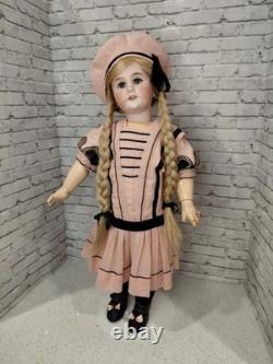24 Tête Jumeau en biscuit impeccable, robe française ancienne