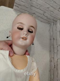 24 Tête Jumeau en biscuit impeccable, robe française ancienne