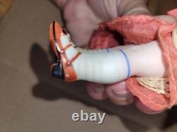 3,75 pouce poupée en biscuit allemande antique aux membres articulés, yeux peints, perruque en mohair