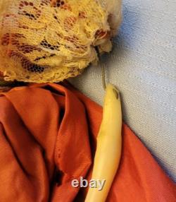 3 VIEILLES Poupées en Porcelaine Composées de Tissu 13 1/2 8 4 Boudoir Paysan Russe