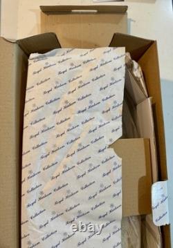 30 poupée de mariée en porcelaine héritage royal Tomich avec certificat d’authenticité mariage vintage