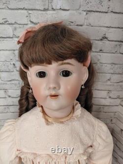 32 Handwerck Halbig 7 Allemagne, robe antique