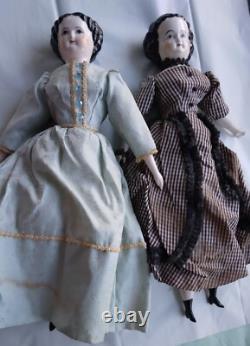 Anciennes poupées en porcelaine 16 avec des vêtements faits main d'origine, 16 poupées en porcelaine