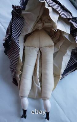 Anciennes poupées en porcelaine 16 avec des vêtements faits main d'origine, 16 poupées en porcelaine