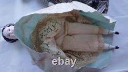 Anciennes poupées en porcelaine 16 avec des vêtements faits main d'origine, 16 poupées en porcelaine