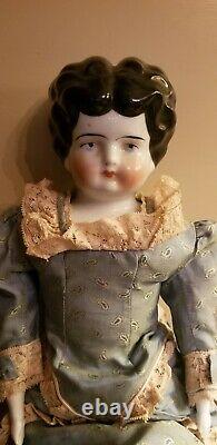 Anticique Allemand China A Pris La Tête De Doll Approx. 19 Robe Magnifique