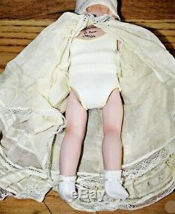 Antique 12 Reproduction Huebach Bonnet Bébé Jeannie DI Mauro Porcelain Doll
