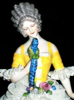 Antique Allemand Dresde Dentelle Art Déco Poupée Lady Avec Parrot Porcelaine Figurine